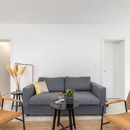 Appartement Sapore Di Mare With Shared Pool